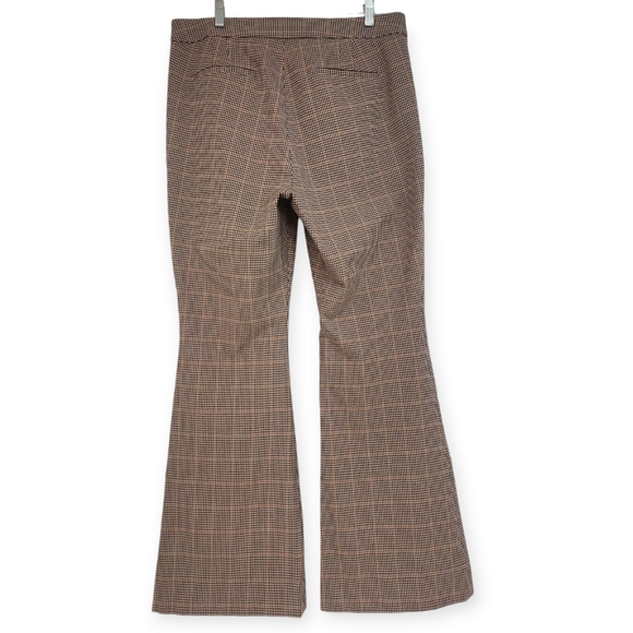 Banana Republic Highrise Flare - Picture 5 of 10